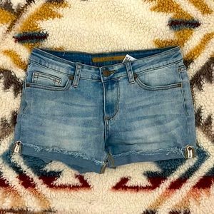 Jean shorts! Super comfortable, flattering, size 14/xs
